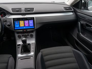 Car image 30