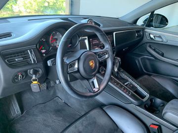 Car image 30