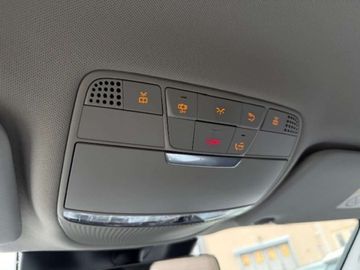 Car image 33