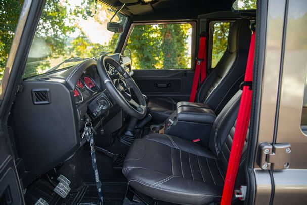 Land Rover Defender 110 90 kW image number 24