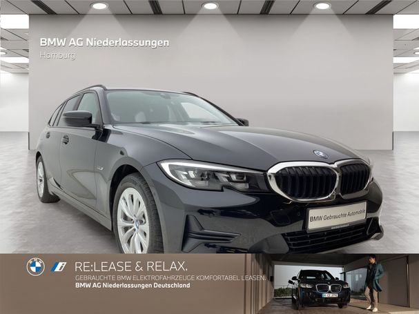 BMW 330e Touring M 215 kW image number 3