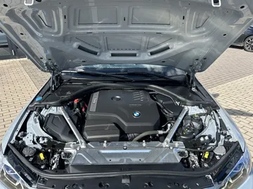 Car image 40