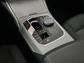 Car image 39