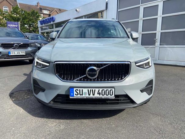 Volvo XC40 B3 Core 120 kW image number 3