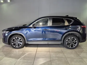 Car image 4
