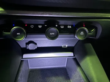 Car image 41