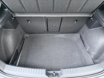 Car image 40