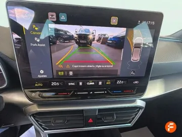Car image 25