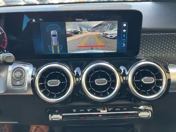 Car image 29