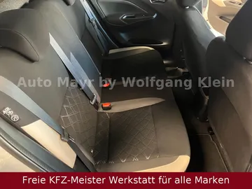 Car image 37