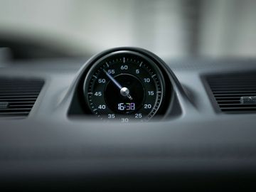 Car image 37