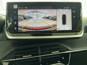 Car image 17