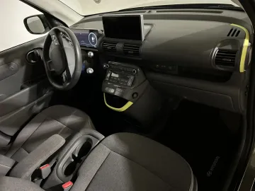 Car image 29