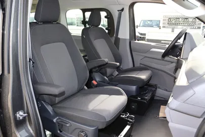 Car image 47