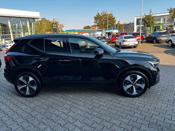 Volvo XC40 T2 Core 95 kW image number 3