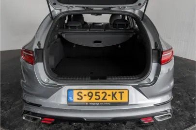Car image 32