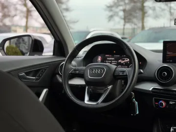Car image 32