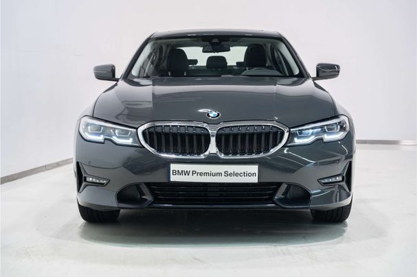 BMW 320i Sport Line 135 kW image number 7