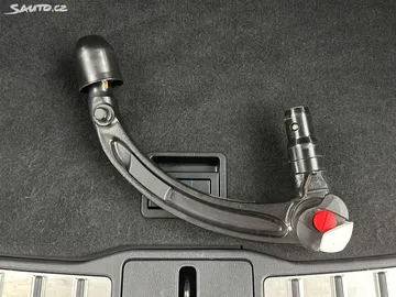 Car image 35