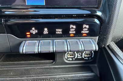 Car image 28