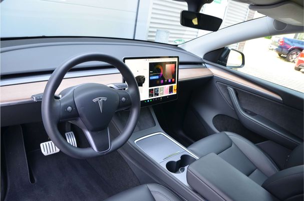 Tesla Model Y Performance AWD 393 kW image number 10