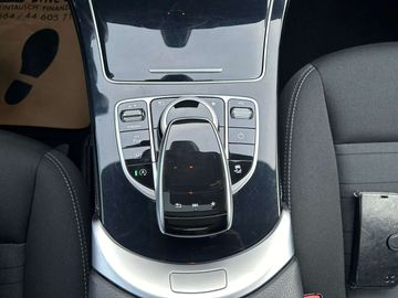 Car image 33