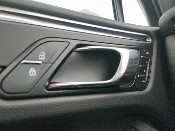 Car image 41
