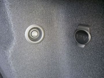 Car image 33