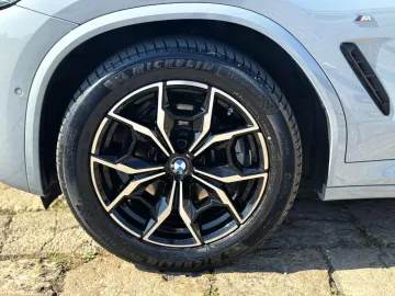 Car image 36