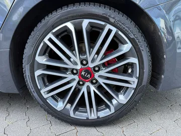 Car image 34
