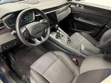 Car image 16