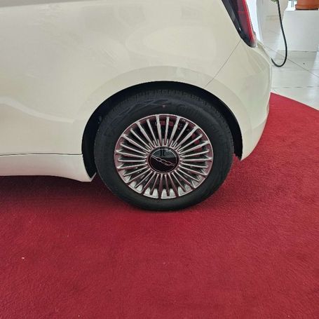 Fiat 500 e 70 kW image number 12