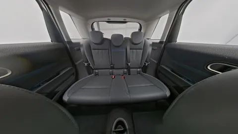 Car image 26
