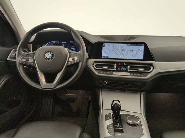 BMW 330 e Touring Advantage 215 kW image number 5