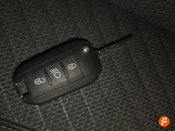 Car image 32