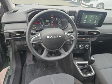 Car image 11