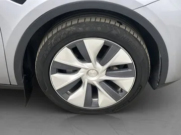 Car image 35
