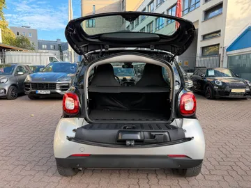 Car image 33