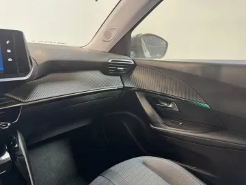 Car image 40