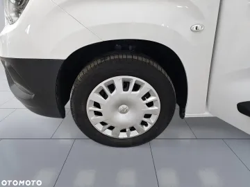 Car image 31