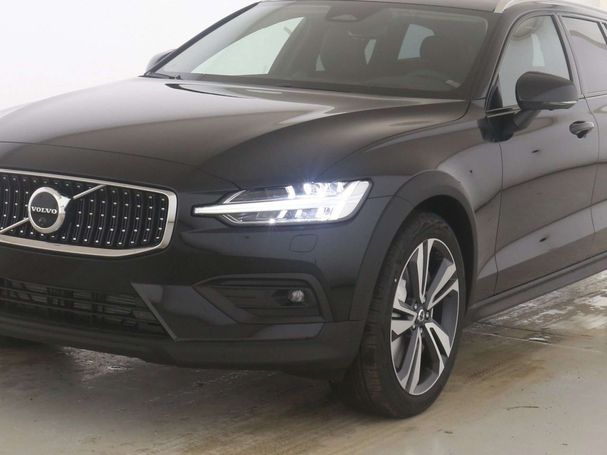 Volvo V60 Cross Country AWD Ultimate 184 kW image number 2