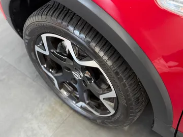 Car image 27