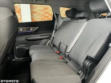 Car image 37