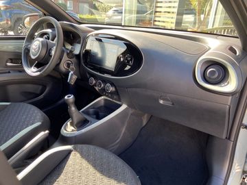 Car image 22