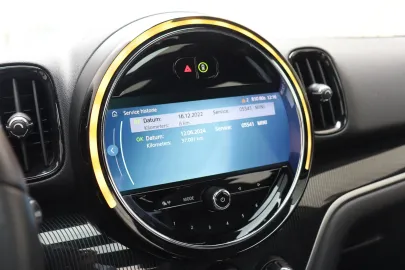 Car image 29