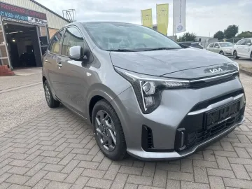 Car image 25