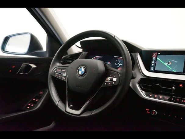 BMW 118i 100 kW image number 19