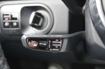 Car image 37