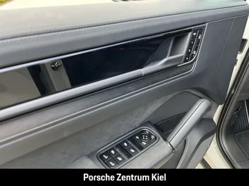 Car image 46