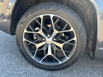 Car image 45